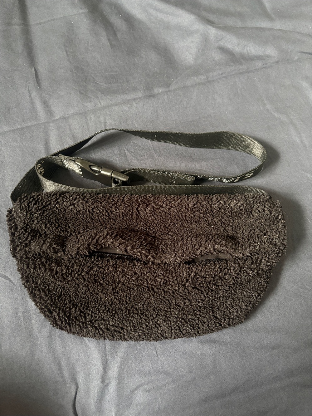 Levi’s Plush Sherpa Waist Bag in Black